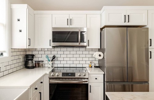 East End Cottage | East Nashville New Guesthouse Walk to 5 Points!