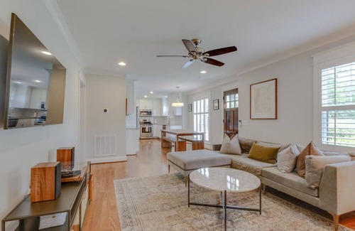 Inglewood Apartment | East Nashville Paradise - Large Backyard