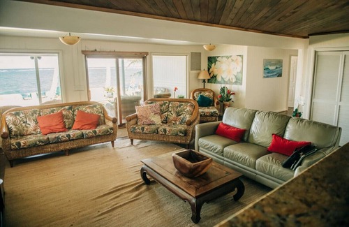 Punaluu House | East Oahu Oceanfront Estate
