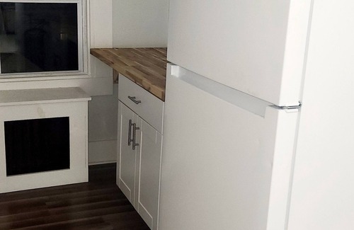 Upper Roseville Apartment | East Orange Haven