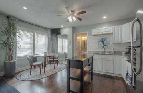 Southmoreland Apartment | East PLAZA Studio