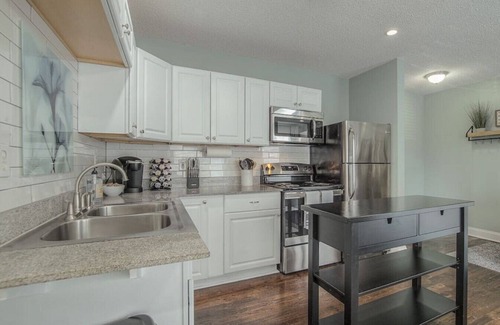 Southmoreland Apartment | East PLAZA Studio