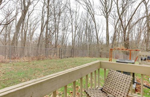 East Stroudsburg House | East Stroudsburg Townhouse Less Than 1 Mi to Ski Area!