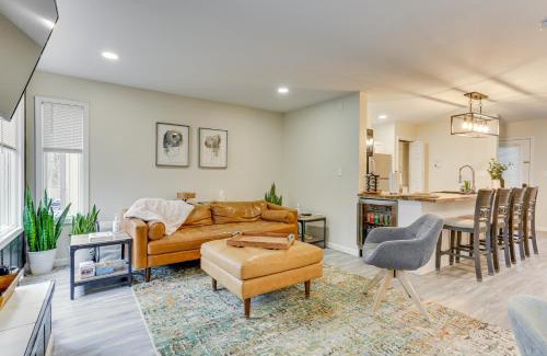 East Stroudsburg House | East Stroudsburg Townhouse Less Than 1 Mi to Ski Area!