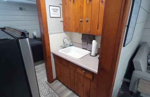 East Tawas Cabin | East Tawas 1 bedroom Barberry cabin