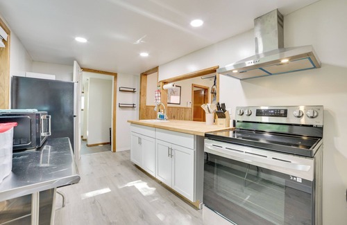 Tawas City House | East Tawas Lakefront Getaway w/Kayaks + Deck