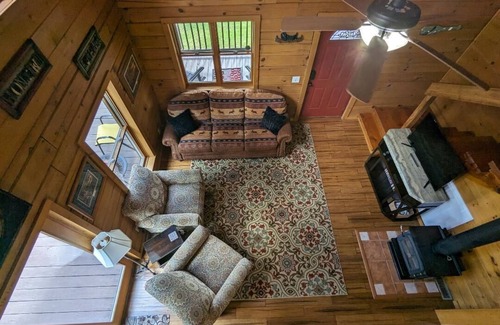 Etowah Cabin | East Tennessee Mountain Life (Best Kept Secret)