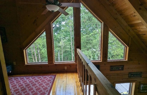 Etowah Cabin | East Tennessee Mountain Life (Best Kept Secret)