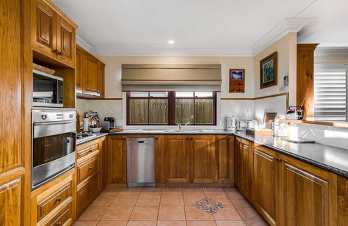 East Toowoomba House | East Toowoomba, sleeps 6, opposite Queens Park