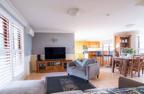 East Toowoomba House | East Toowoomba, sleeps 6, opposite Queens Park