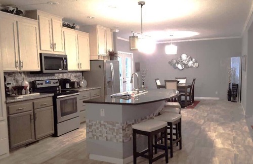 Bellaire House | East Torch Cottage Su