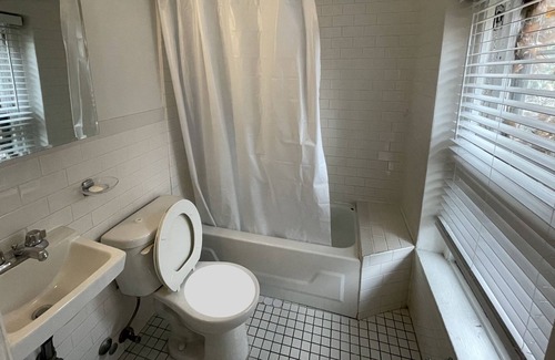 East Village House | East Village Beautiful Townhouse 4beds Apartment