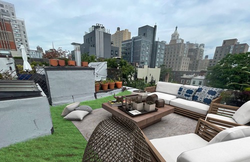 East Village House | East Village Beautiful Townhouse 4beds Apartment