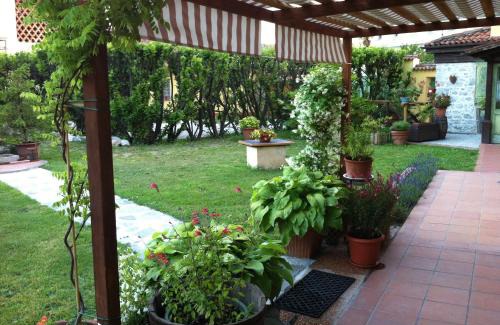 Medea Bed & Breakfast | East Wind