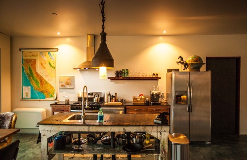 Lone Pine House | East Wind, unique house with majestic views
