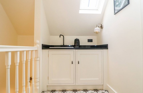 Burford Cottage | EASTER COTTAGE, family friendly, character holiday cottage in Burford