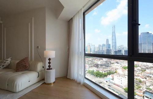 Huangpu Apartment | Eastern Hub - Bund Branch Near Yuyuan Garden Convenient Subway