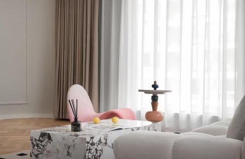 Huangpu Apartment | Eastern Hub - Bund Branch Yuyuan Garden Artistic 3bedroom with Bund View