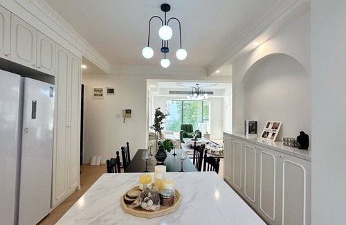 Dapuqiao Apartment | Eastern Hub - Chic 3-bedroom Apartment with free WiFi, AC in Xintiandi Area