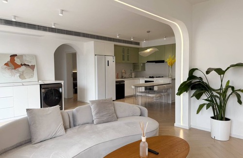 Haining Road Apartment | Eastern Hub - Cozy Family Apartment with AC/Heating/WIFI, Fully Equipment