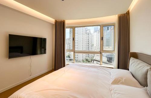 Xuhui Apartment | Eastern Hub - HuaiHai Road Branch Xujiahui Garden Large Living Room Luxury Three Bedroom Hengshan Road Henglong Plaza Shanghai Jiao Tong University