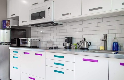 Capitol Hill Apartment | Eastern Market Carriage house efficiency/PRIVACY