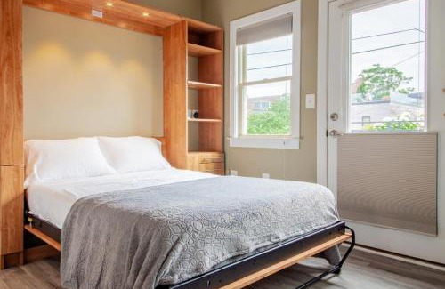 Capitol Hill Apartment | Eastern Market Carriage house efficiency PRIVACY