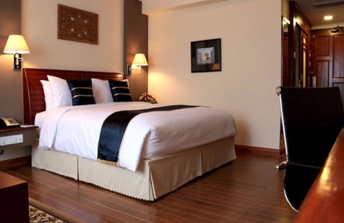 Mandalay Hotel | Eastern Palace Hotel