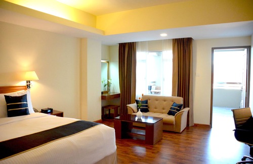 Mandalay Hotel | Eastern Palace Hotel