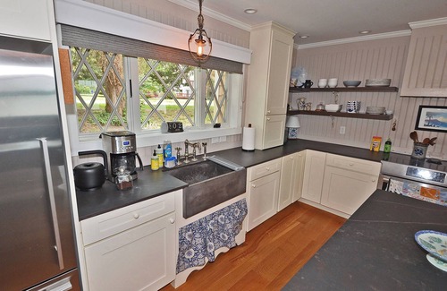 Magnolia Cottage | Eastern shore beachfront cottage with stunning sunset views!