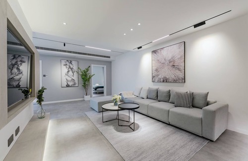 Changning Apartment | Easternhub- Modern Light Luxurious Three-bedroom Apartment Lazy Afternoon