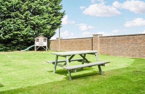 Leven House | Eastfield Cottage Free Parking And Ev Charger