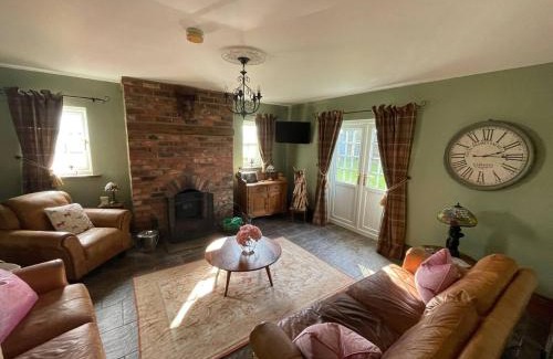 Leven House | Eastfield Cottage Free Parking And Ev Charger