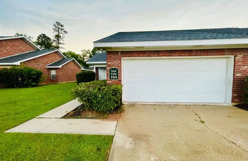 Hammond Apartment | Eastgate 10A beautiful townhouse