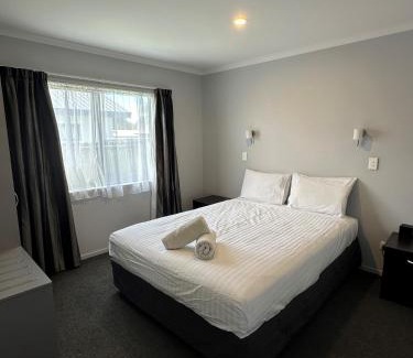 Waiotahi Hotel | Eastland Pacific Motor Lodge