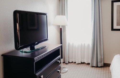 Bloomington Hotel | Eastland Suites Hotel & Conference Ctr, Trademark by Wyndham