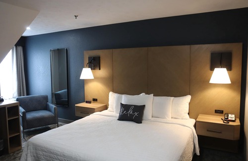 Bloomington Hotel | Eastland Suites Hotel & Conference Ctr, Trademark by Wyndham