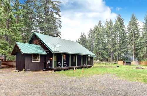 Easton House | Easton Pines Retreat - Great for large groups / Family and Pet Friendly