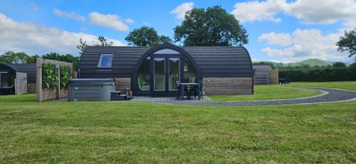 Pontesbury Ski Chalet | EASTRIDGE GLAMPING