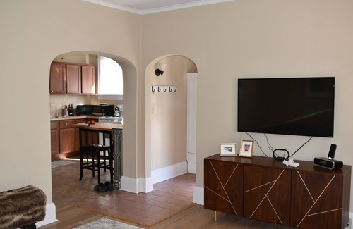 Lower East Side Apartment | Eastside apartment with Private entrance and parking