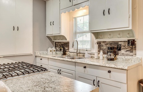Central Oklahoma City House | Eastside OKC Hideaway: Yard, 1 Mi to State Capitol