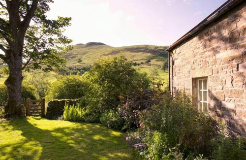 Penicuik House | Eastside Steading - Family barn in the Pentland Hills, Edinburgh