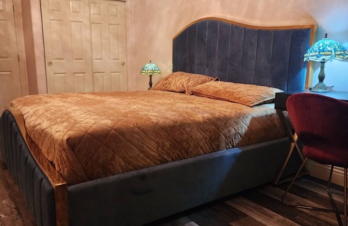 Mira Loma House | Eastvale Luxury private entrance/bathroom