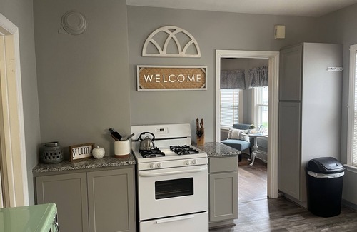 Syracuse Apartment | Eastwood Escape 2