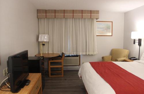 Motley Hotel | Eastwood Inn