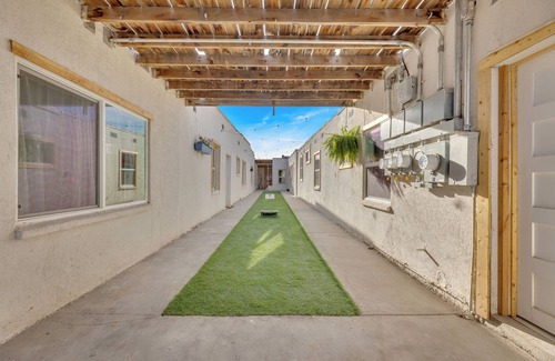 Segundo Barrio Apartment | Easy access~freeway~downtown~Mexico~king bed~star on Mountain View
