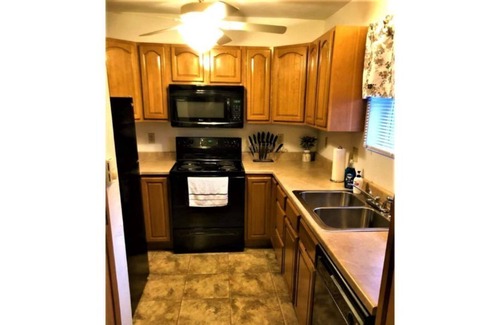 Windber House | Easy Access King and Queen Nestled Ranch!