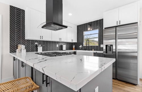 Bay Park House | Easy Access to Everywhere in SD! Ocean View. Weekly and Monthly Discounts