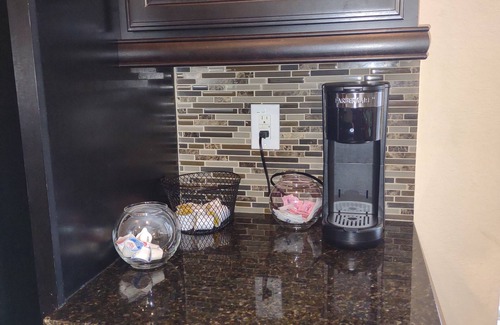Baytown House | Easy access to I-10