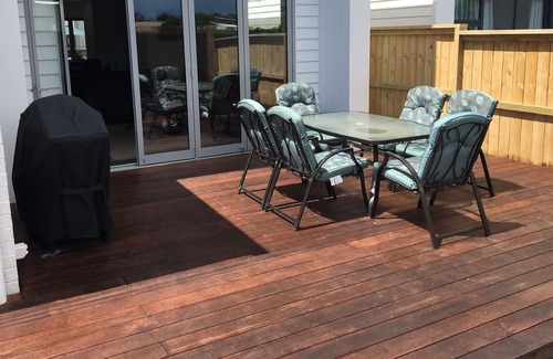 Mangere Bed & Breakfast | Easy airport stopover or Auckland stay